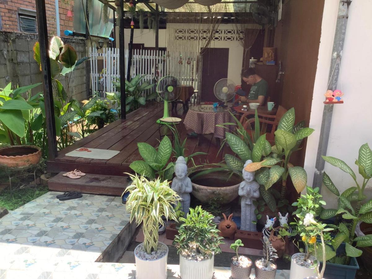 Tata Guesthouse Chiang Mai Ngoại thất bức ảnh