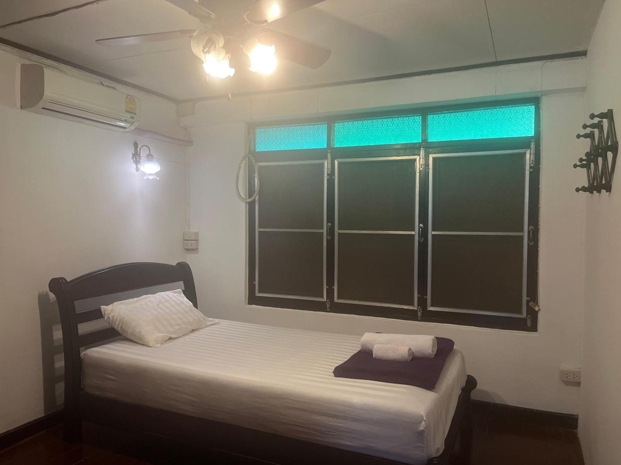 Tata Guesthouse Chiang Mai Ngoại thất bức ảnh